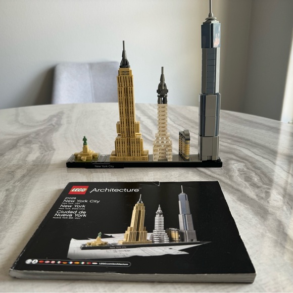 21028 LEGO Architecture Skylines New York City - Picture 3 of 4